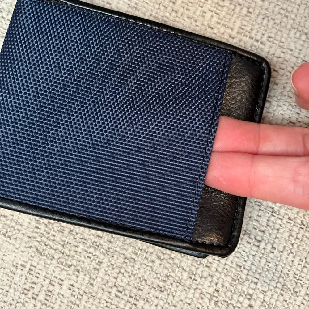 Luca Chiara GIO - NAVY VEGAN LEATHER/NYLON RFID BILLFOLD WALLET